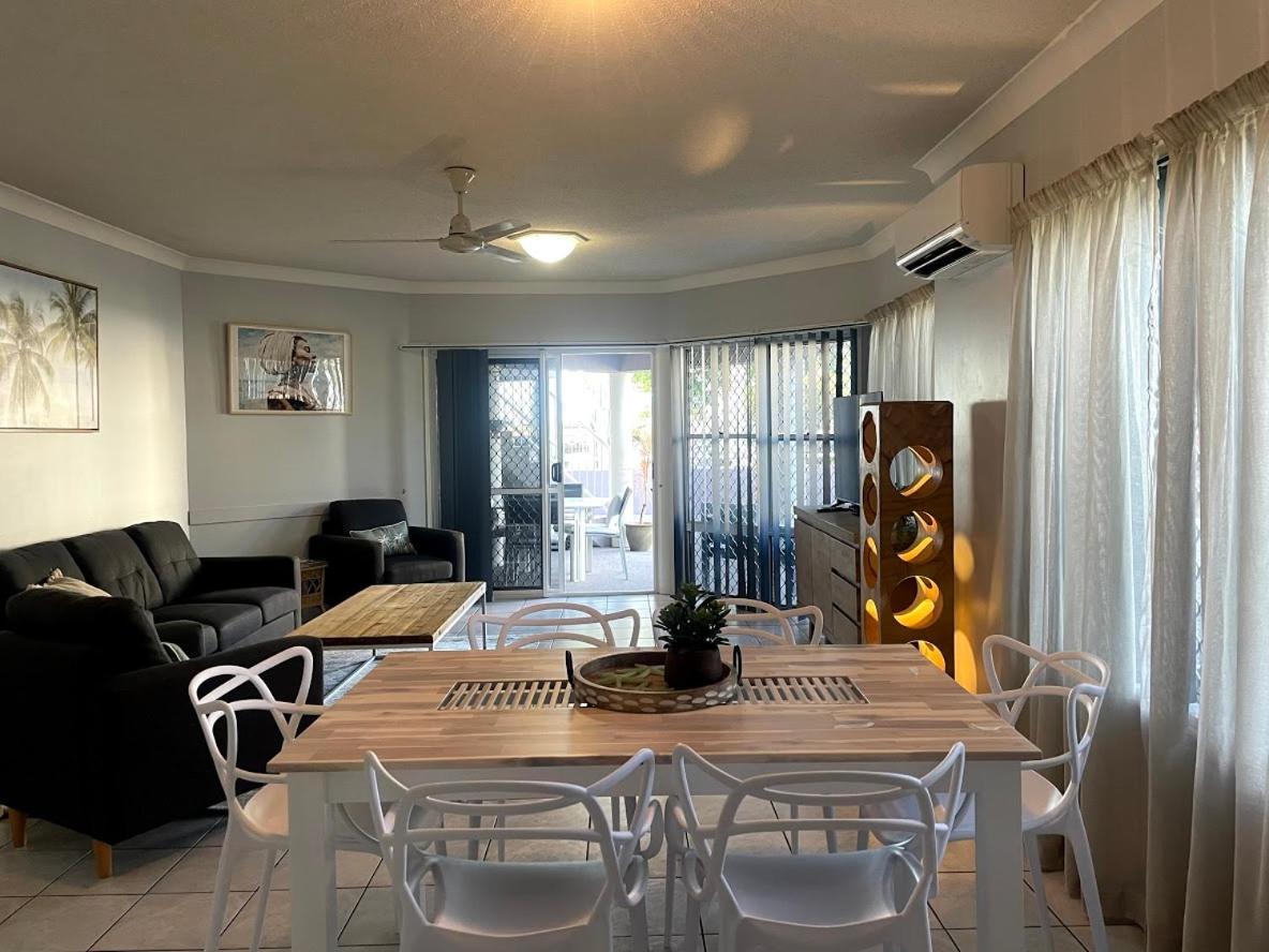 Villa Venezia Apt 3 - Spacious Hervey Bay Beachfront Apartment Exterior foto
